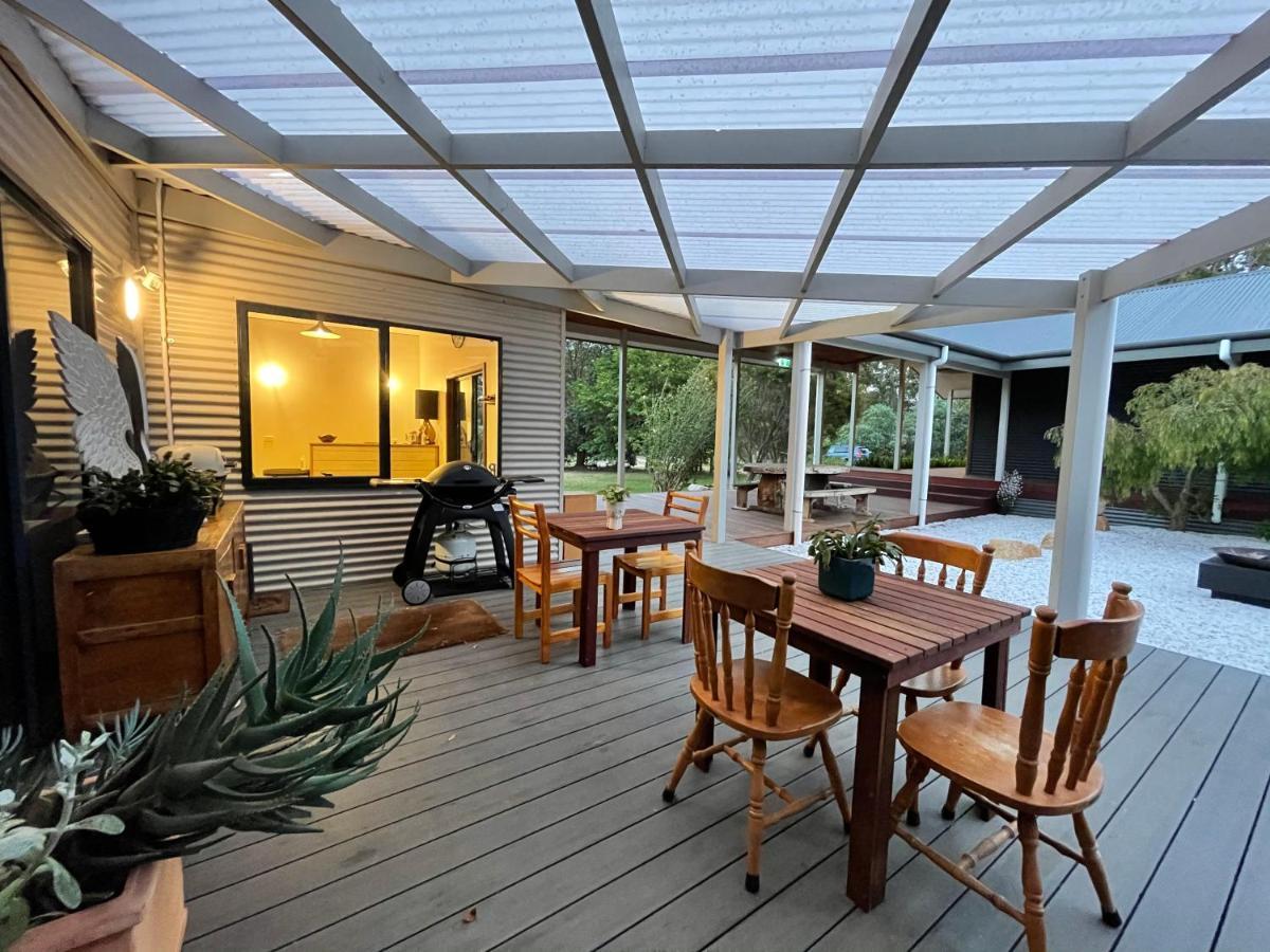 Grape Juice Retreat Rustic Romantic Gateway 5Mins To Beaches & Town Margaret River Extérieur photo
