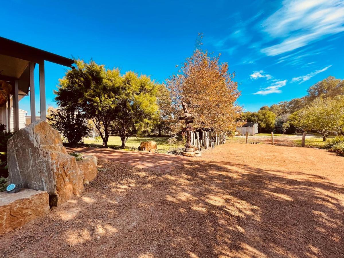 Grape Juice Retreat Rustic Romantic Gateway 5Mins To Beaches & Town Margaret River Extérieur photo